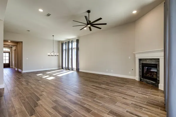 $3,150 | 1724 Cannon Street, Van Alstyne, TX 75495