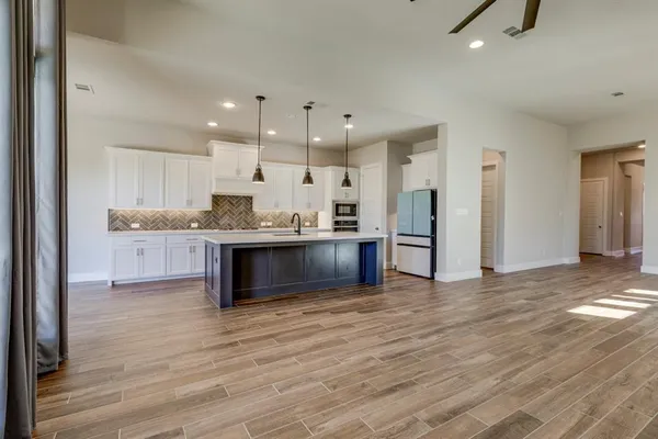 $3,150 | 1724 Cannon Street, Van Alstyne, TX 75495