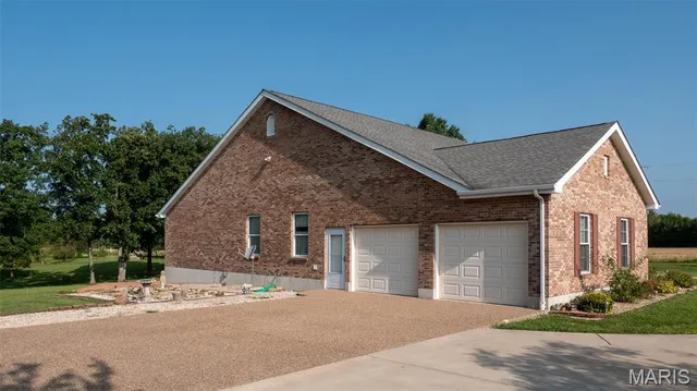 $745,000 | 19 Highway Y Jonesburg Mo 63351, Jonesburg, MO 63351