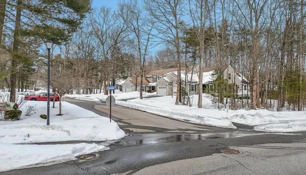 $500,000 | 3 Kensington Drive, Unit 3, Kennebunk, ME 04043