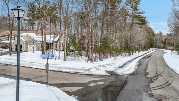 $500,000 | 3 Kensington Drive, Unit 3, Kennebunk, ME 04043
