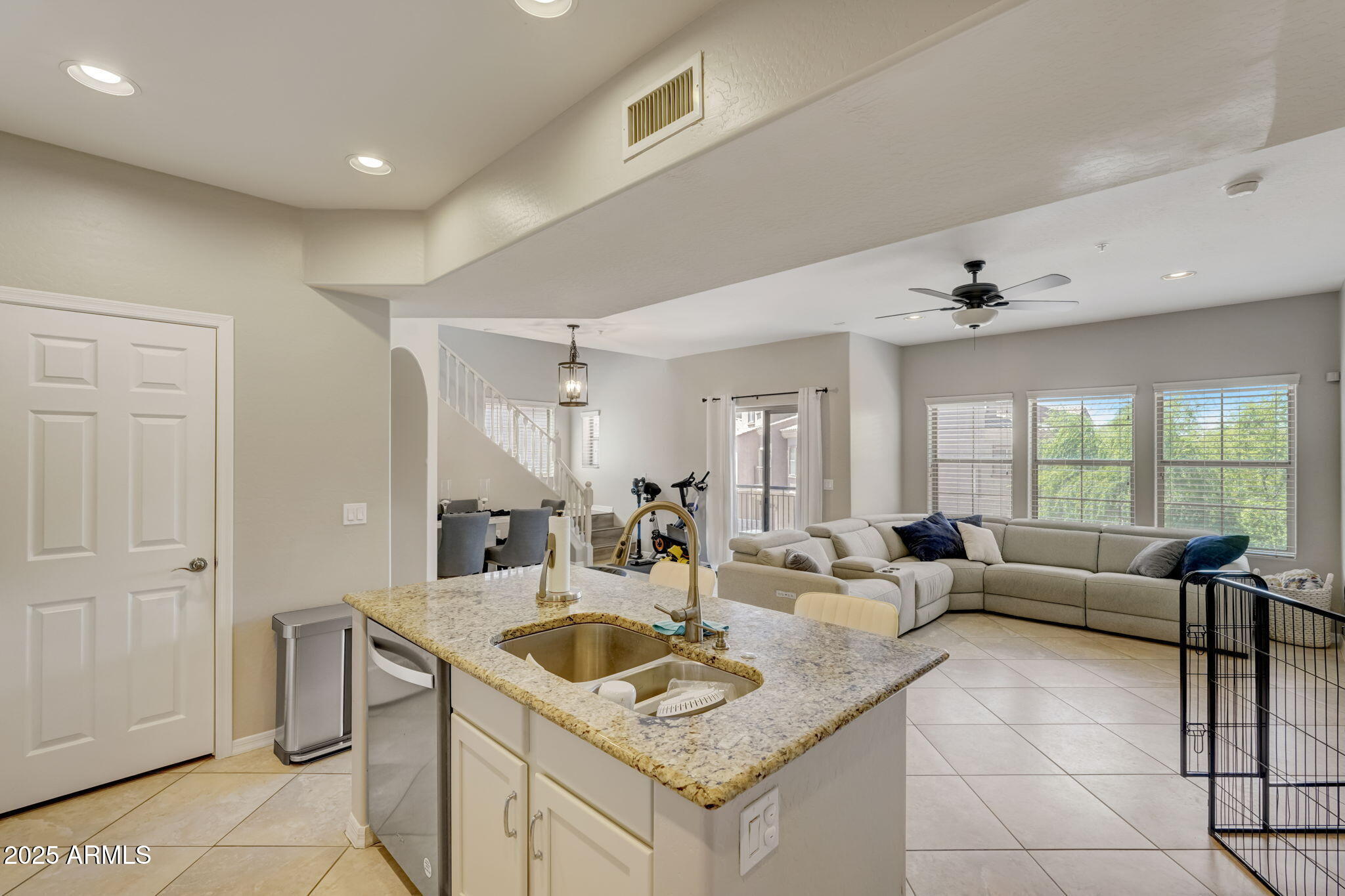 3935 East Rough Rider Road, Unit 1212 Phoenix, AZ 85050 - Photo 7 of 27 E Rough Rider Rd 1212-010