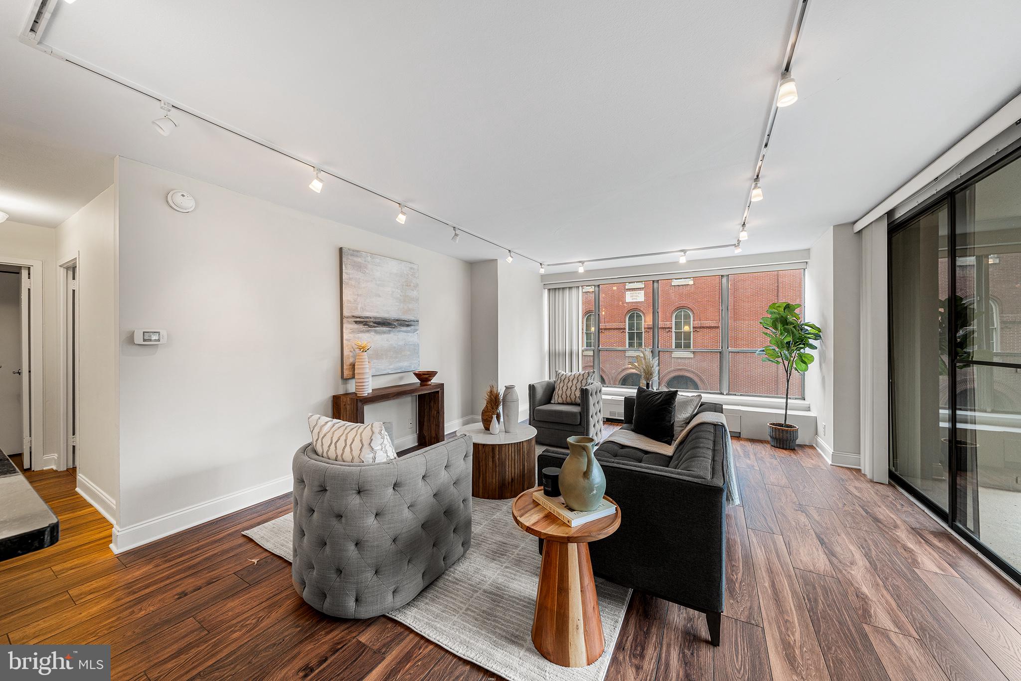 224 West Rittenhouse Square, Unit 215 Philadelphia, PA 19103 - Photo 5 of 33 Gallery Image 5