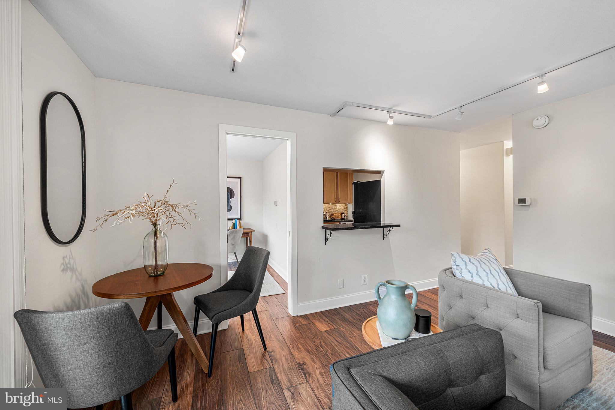 224 West Rittenhouse Square, Unit 215 Philadelphia, PA 19103 - Photo 10 of 33 Gallery Image 10