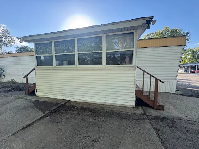 $25,000 | 135 Avenue C, Bloomington, IL 61704