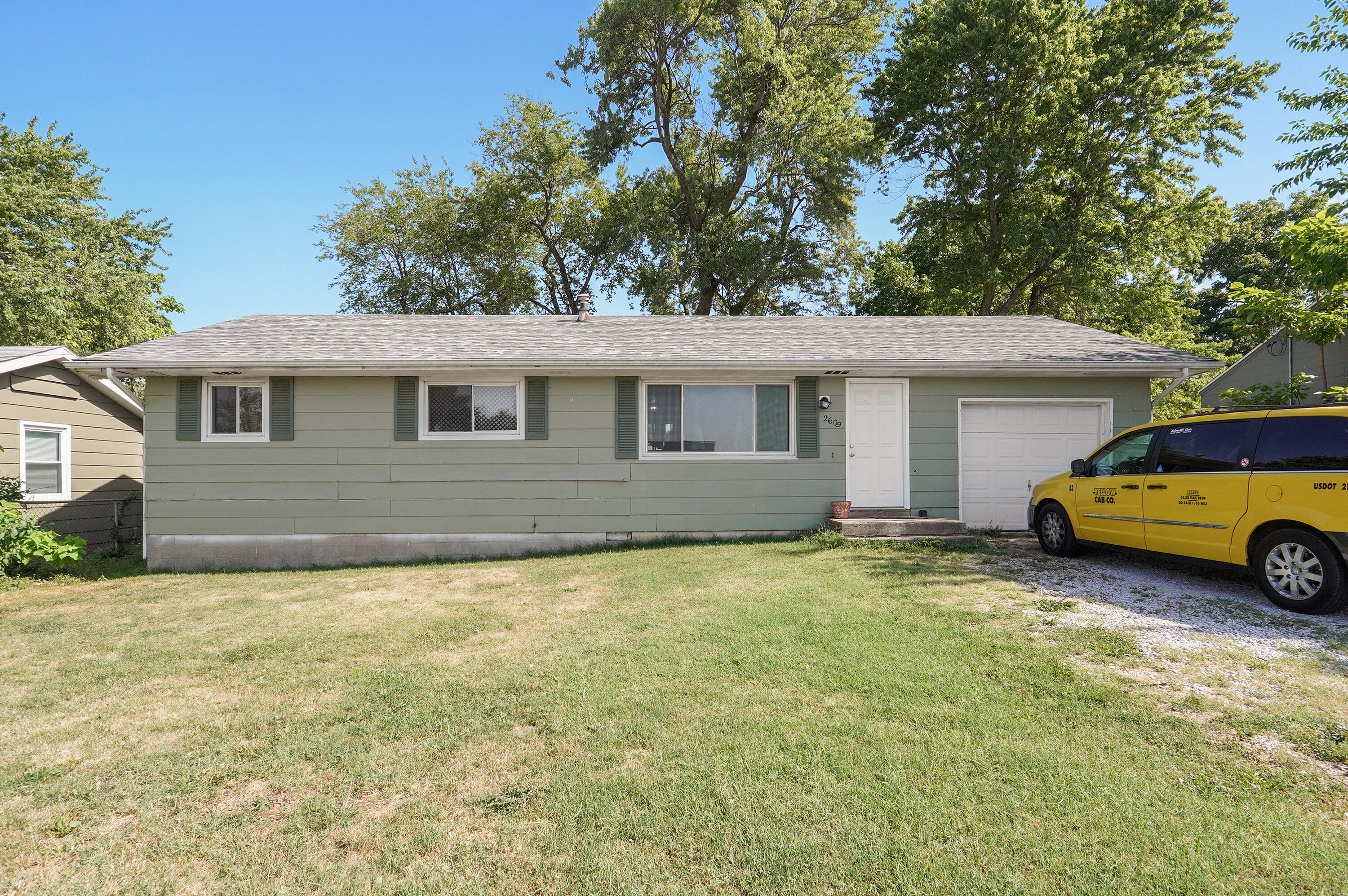 2609 East Division Street Springfield, MO 65803 - Photo 1 of 1 2609 E Division-16
