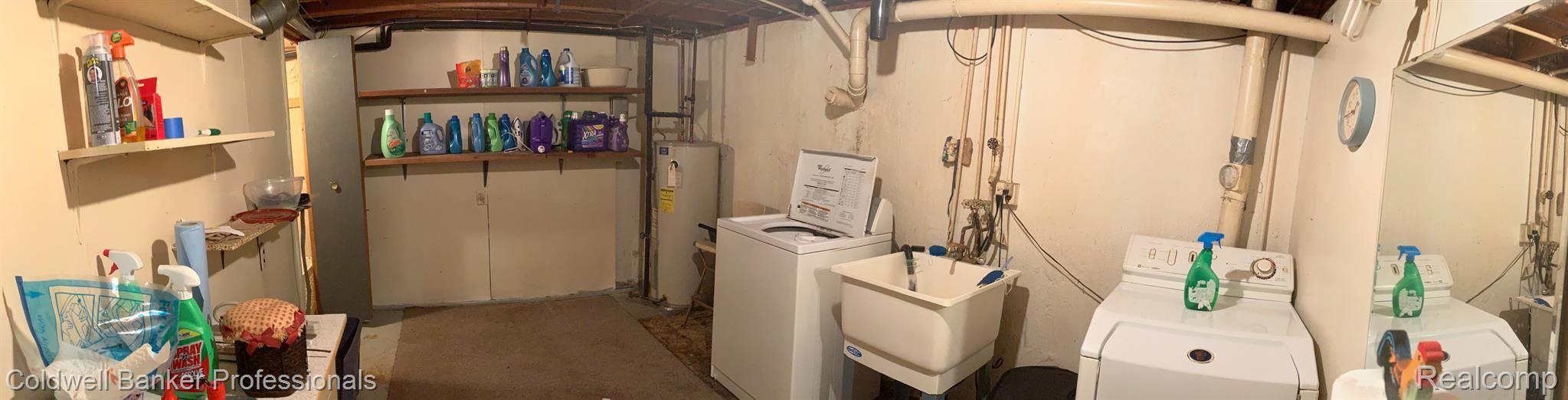 11425 Lytle Road Lennon, MI 48449 - Photo 18 of 29 240 Degree Shot of Laundry Room