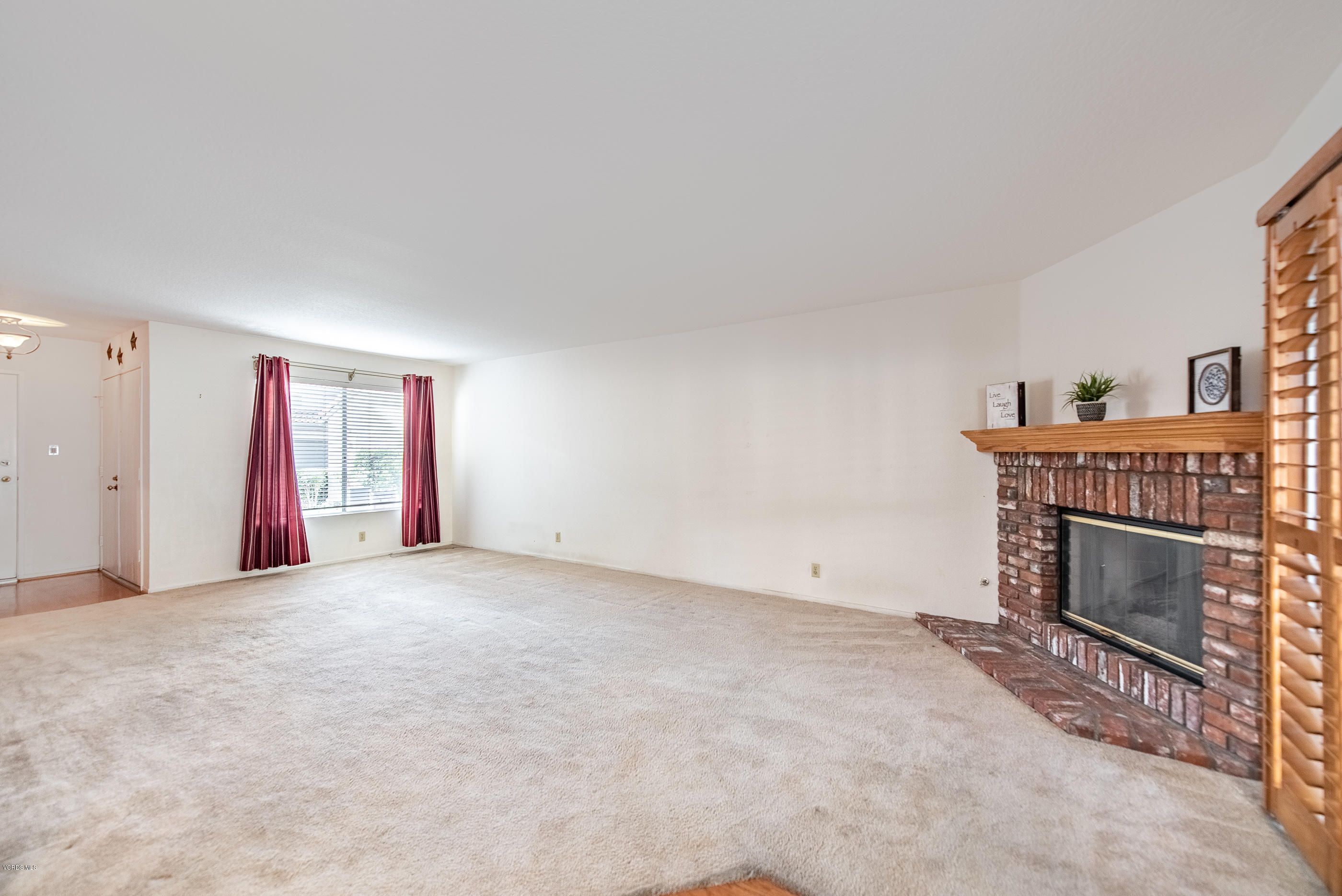 19221 Index Street, Unit 5 Porter Ranch, CA 91326 - Photo 8 of 24 19221 Index St Porter Ranch #5-8