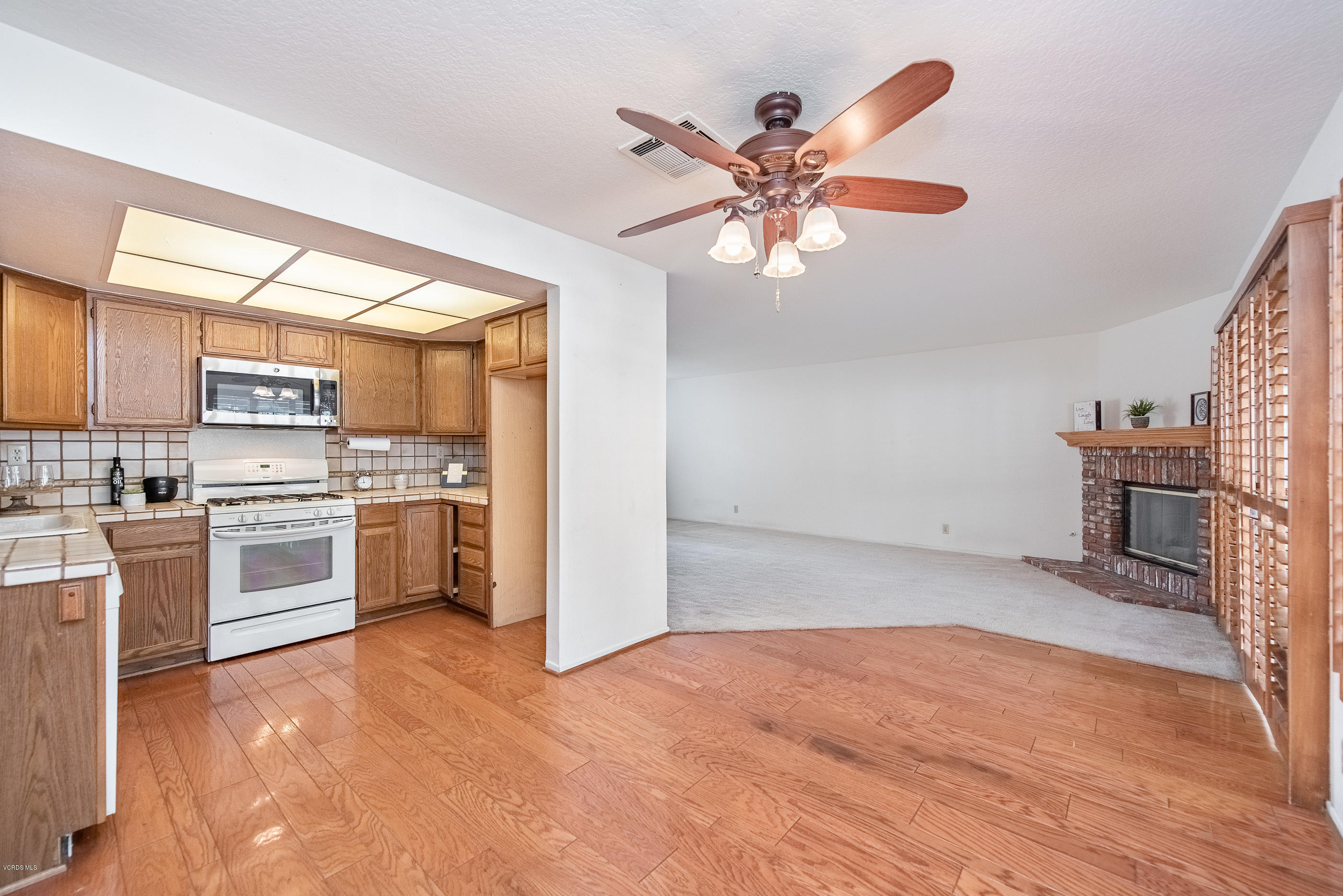 19221 Index Street, Unit 5 Porter Ranch, CA 91326 - Photo 10 of 24 19221 Index St Porter Ranch #5-10