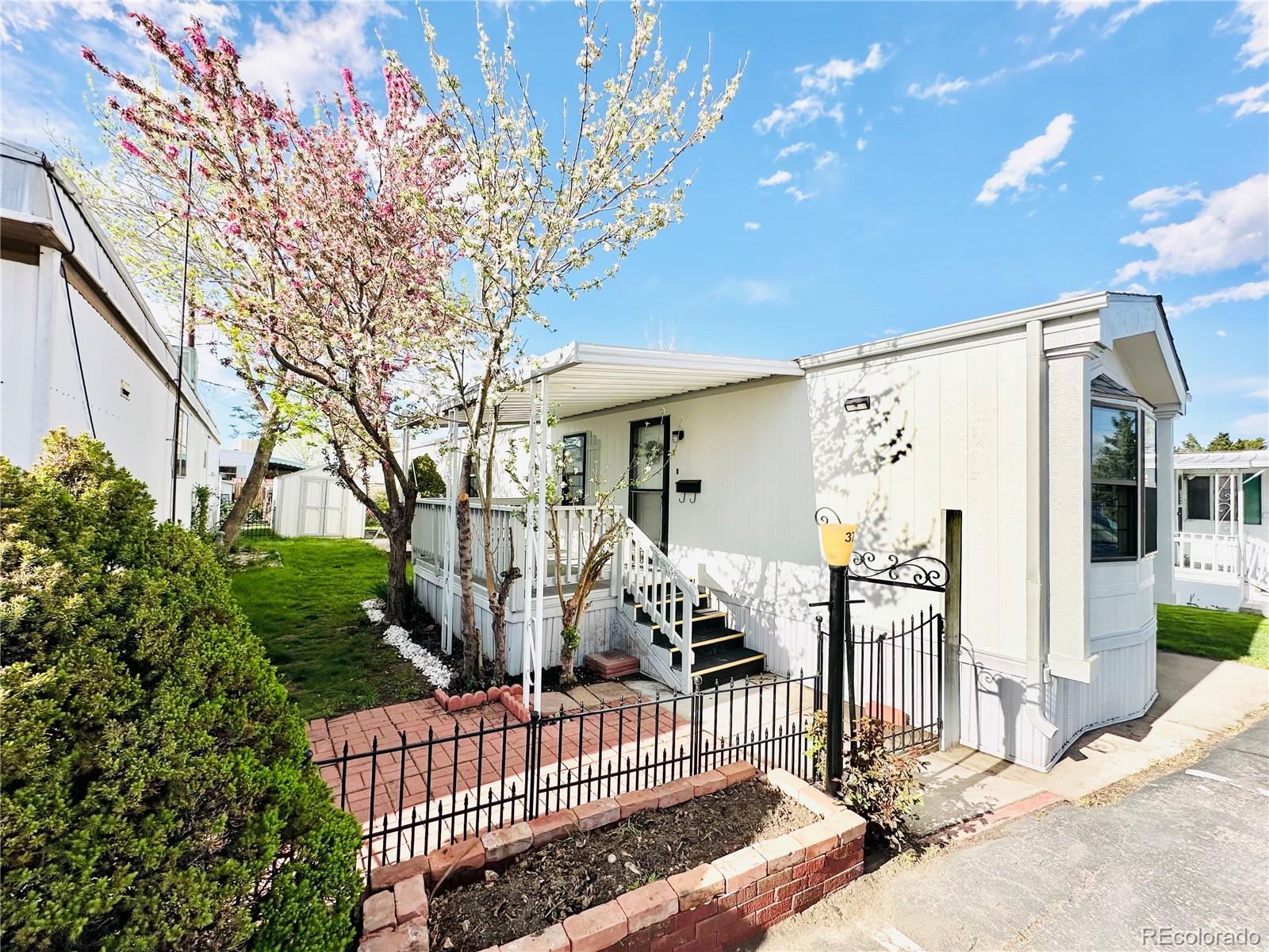 6825 West Mississippi Ave