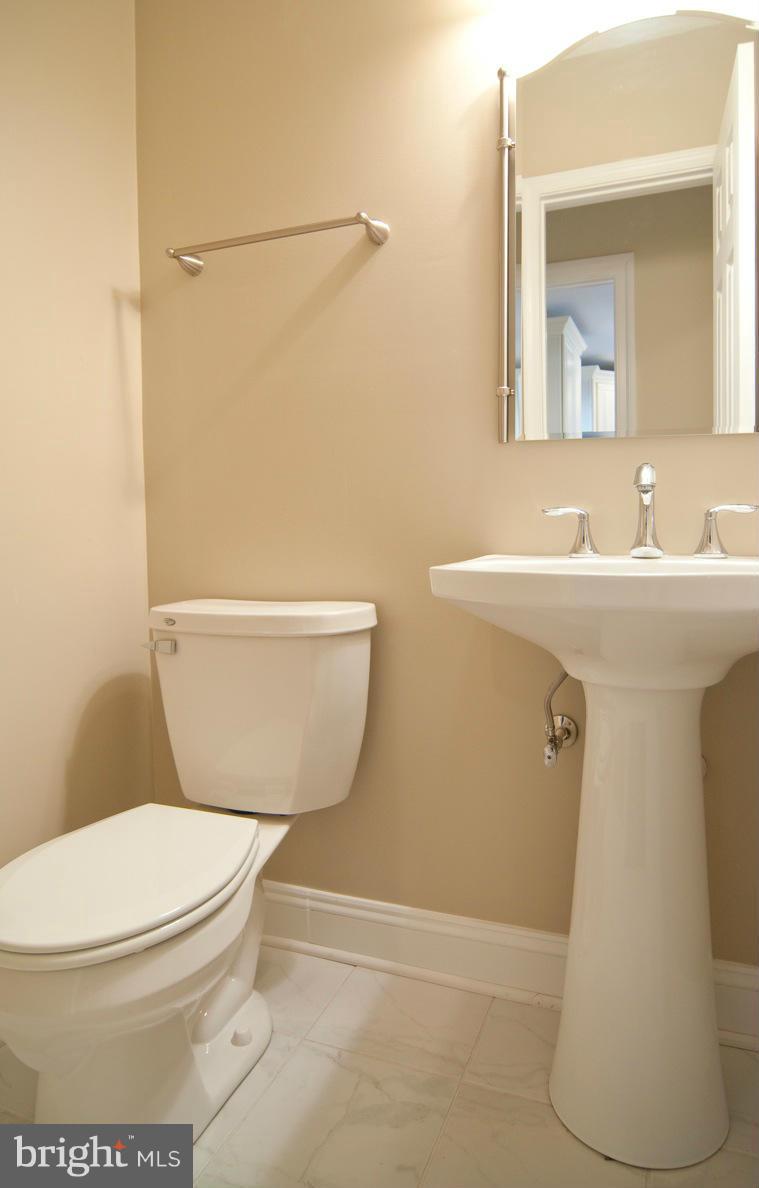 3008 Castle Road Falls Church, VA 22044 - Photo 24 of 30 HALF BATH