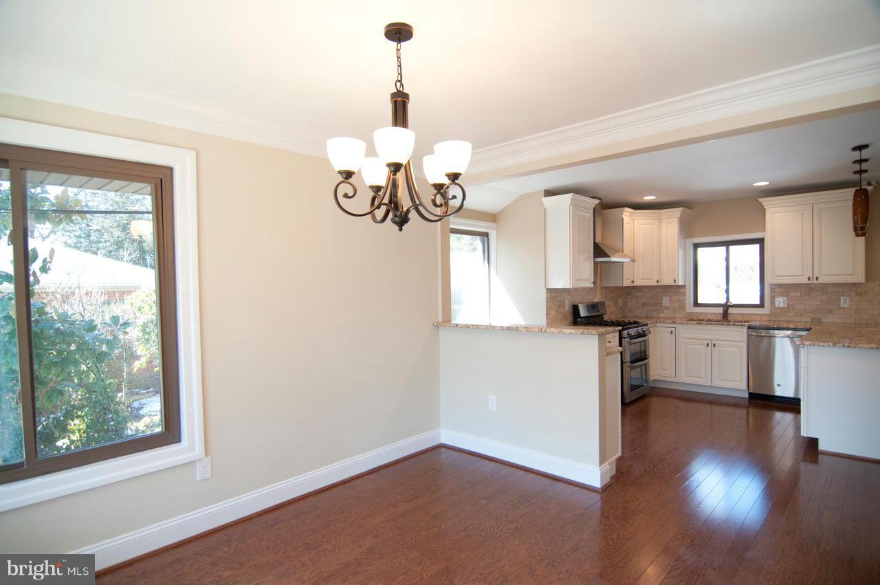 3008 Castle Road Falls Church, VA 22044 - Photo 5 of 30 Dining Room