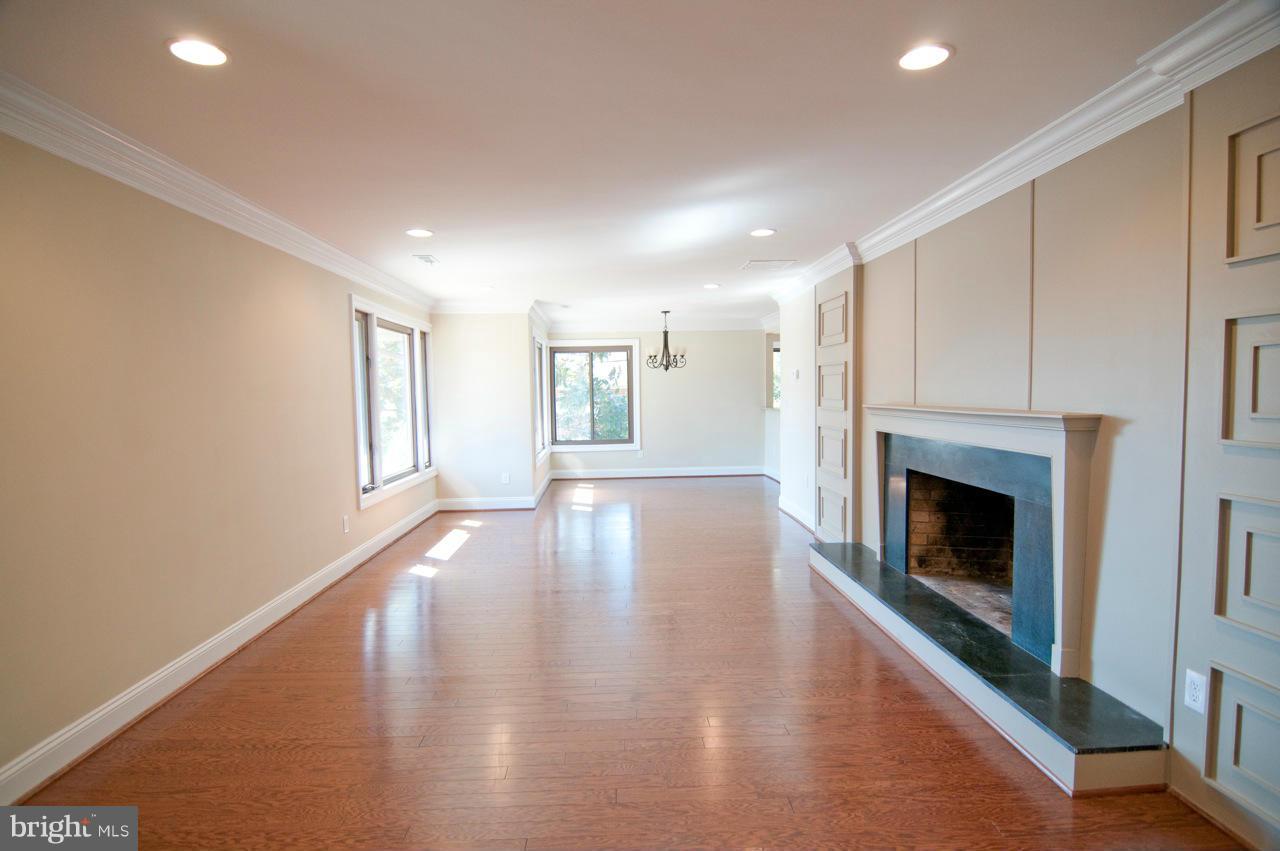 3008 Castle Road Falls Church, VA 22044 - Photo 6 of 30 Living Room