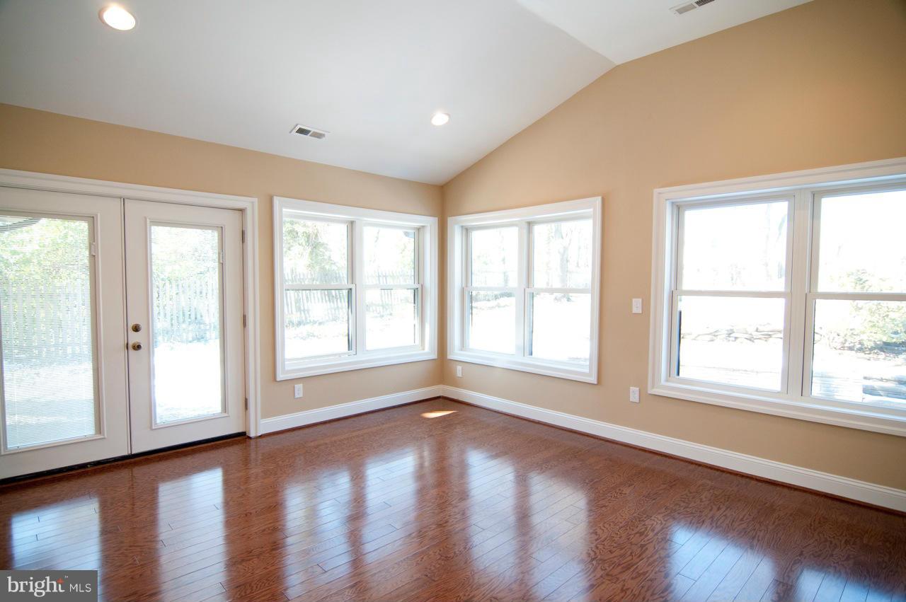 3008 Castle Road Falls Church, VA 22044 - Photo 9 of 30 Family Room