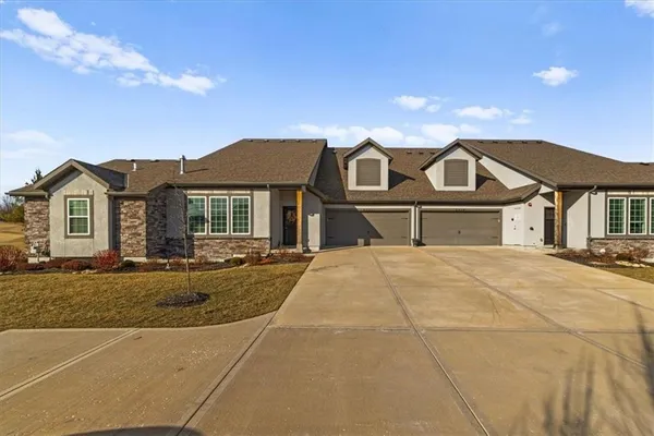 $475,000 | 6520 Barth Road, Shawnee, KS 66226