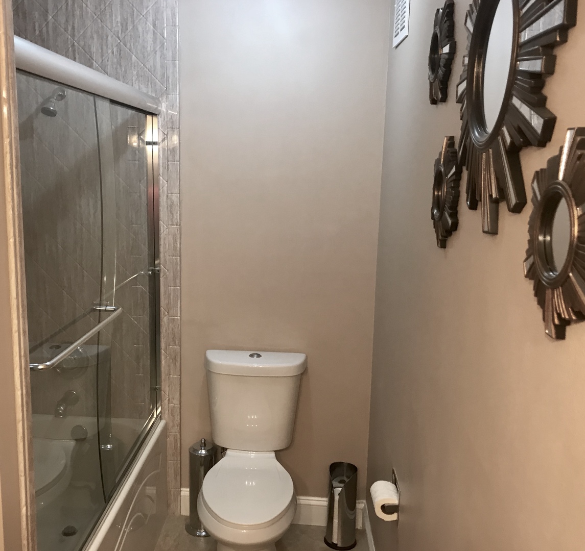 1331 South Finley Road, Unit 418 Lombard, IL 60148 - Photo 13 of 22
