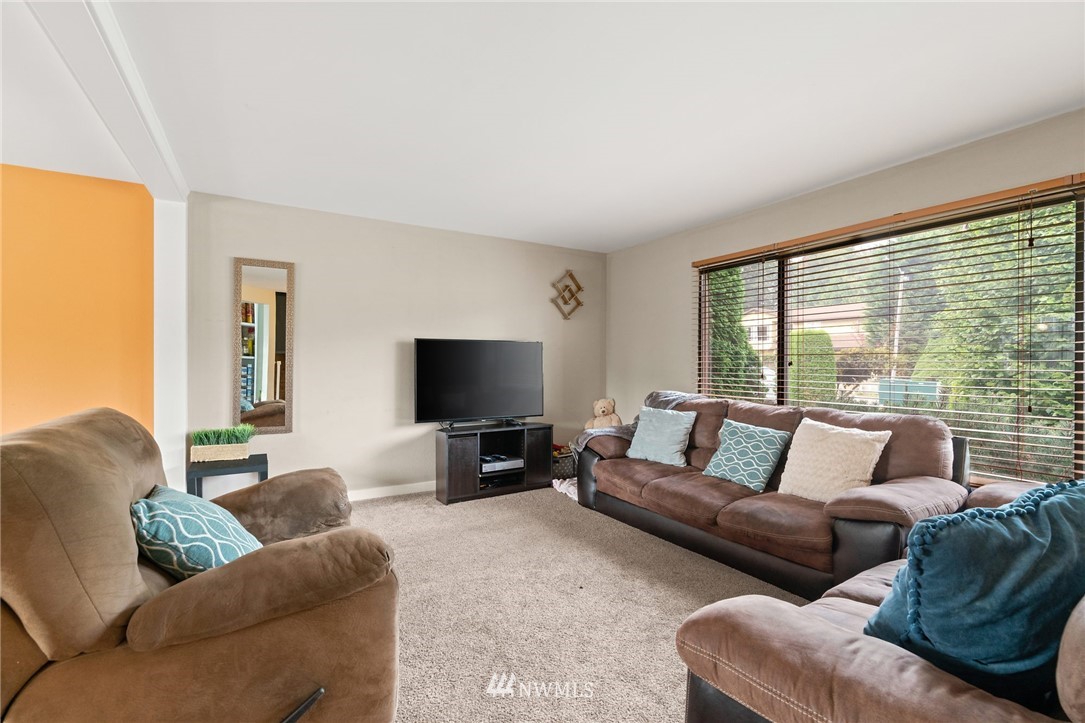 21709 9th Avenue West Bothell, WA 98021 - Photo 14 of 31