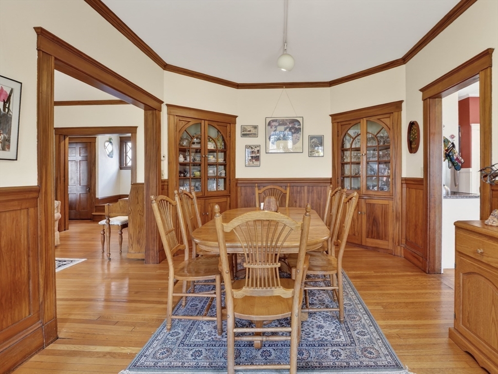44 Hemlock Street Needham, MA 02492 - Photo 11 of 31
