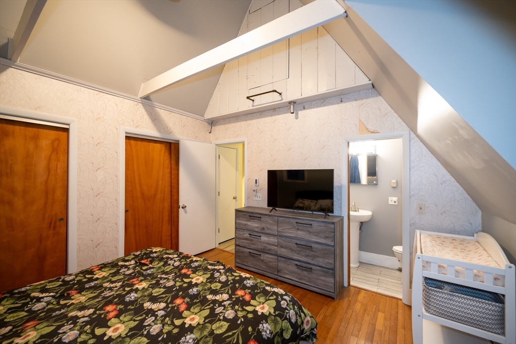 10 Bray Court Pelham, MA 01002 - Photo 17 of 41