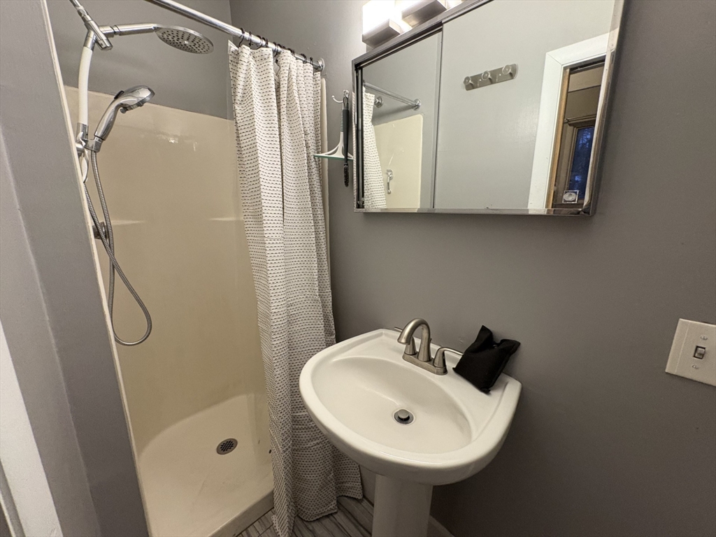 10 Bray Court Pelham, MA 01002 - Photo 19 of 41