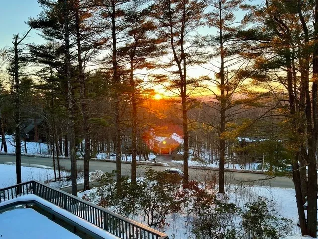 $575,000 | 10 Bray Court, Pelham, MA 01002