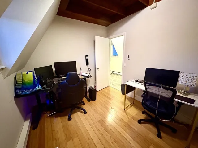 $575,000 | 10 Bray Court, Pelham, MA 01002