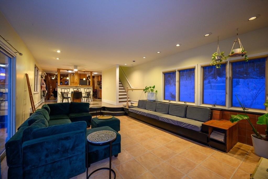 10 Bray Court Pelham, MA 01002 - Photo 5 of 41