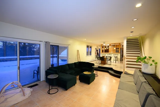 $575,000 | 10 Bray Court, Pelham, MA 01002