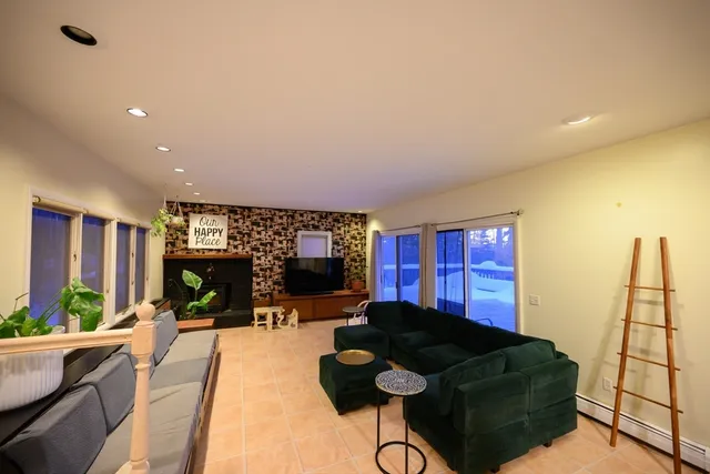 $575,000 | 10 Bray Court, Pelham, MA 01002