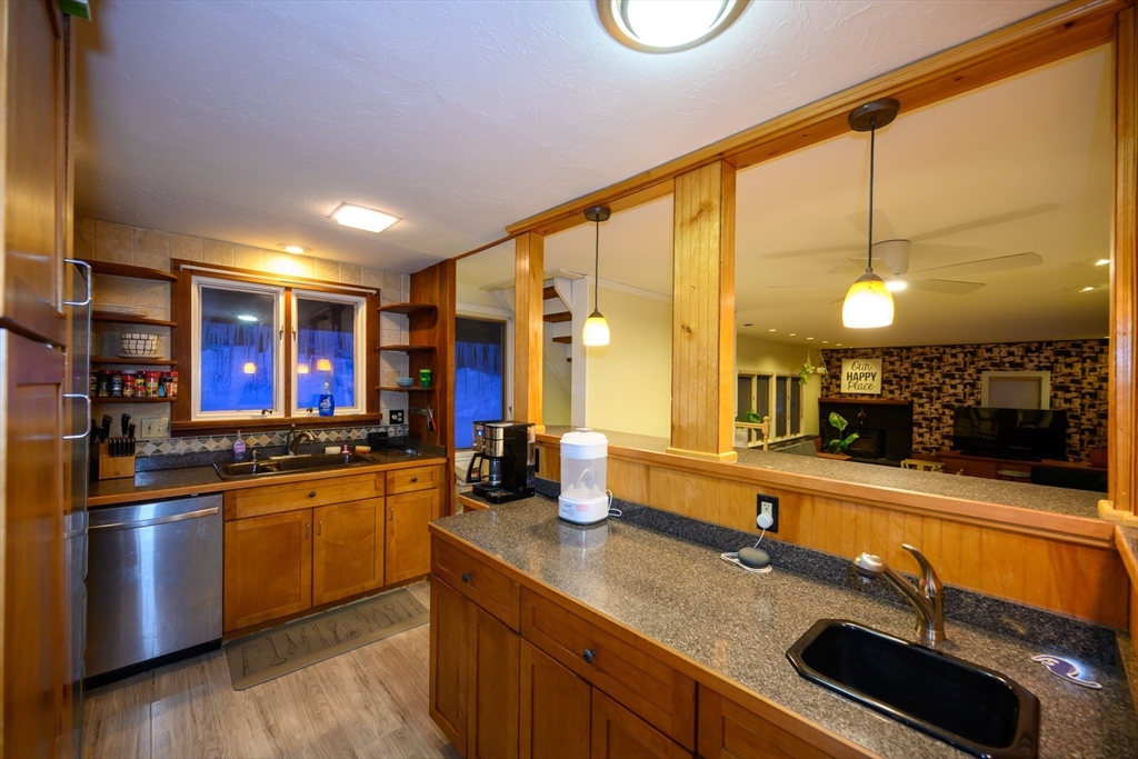 10 Bray Court Pelham, MA 01002 - Photo 10 of 41