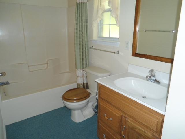 248 Country Manor Road DeFuniak Springs, FL 32435 - Photo 15 of 22 Country Manor Bathroom