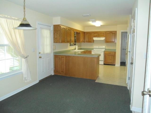 248 Country Manor Road DeFuniak Springs, FL 32435 - Photo 9 of 22 Country Manor Kitchen