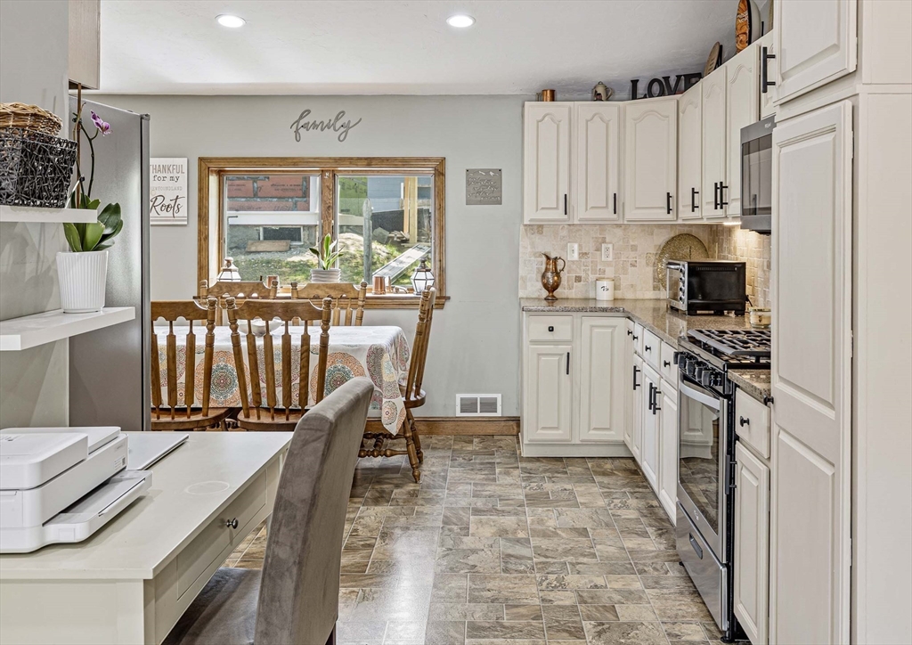 13 Summer Street Hopkinton, MA 01748 - Photo 11 of 33