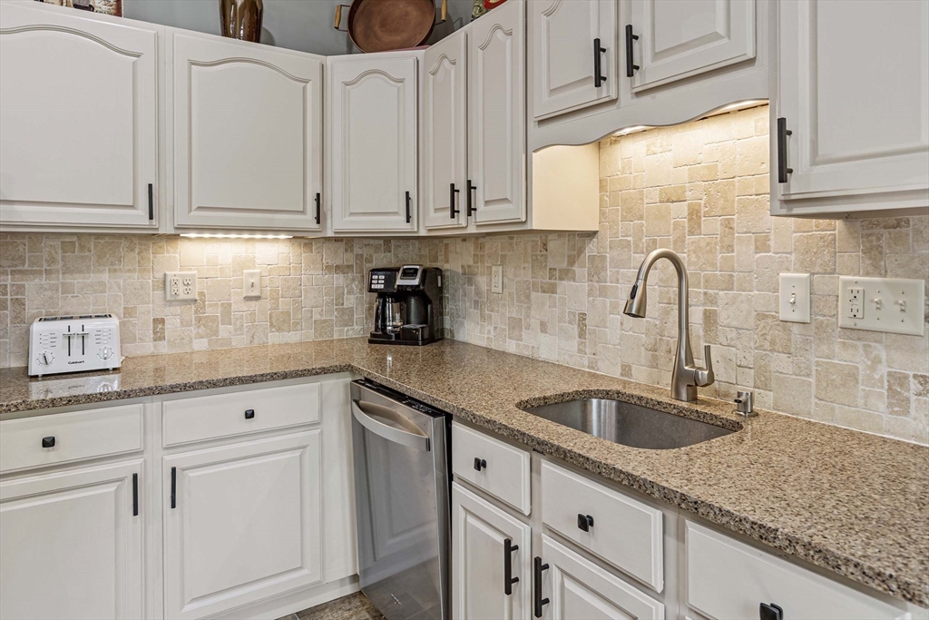 13 Summer Street Hopkinton, MA 01748 - Photo 8 of 33