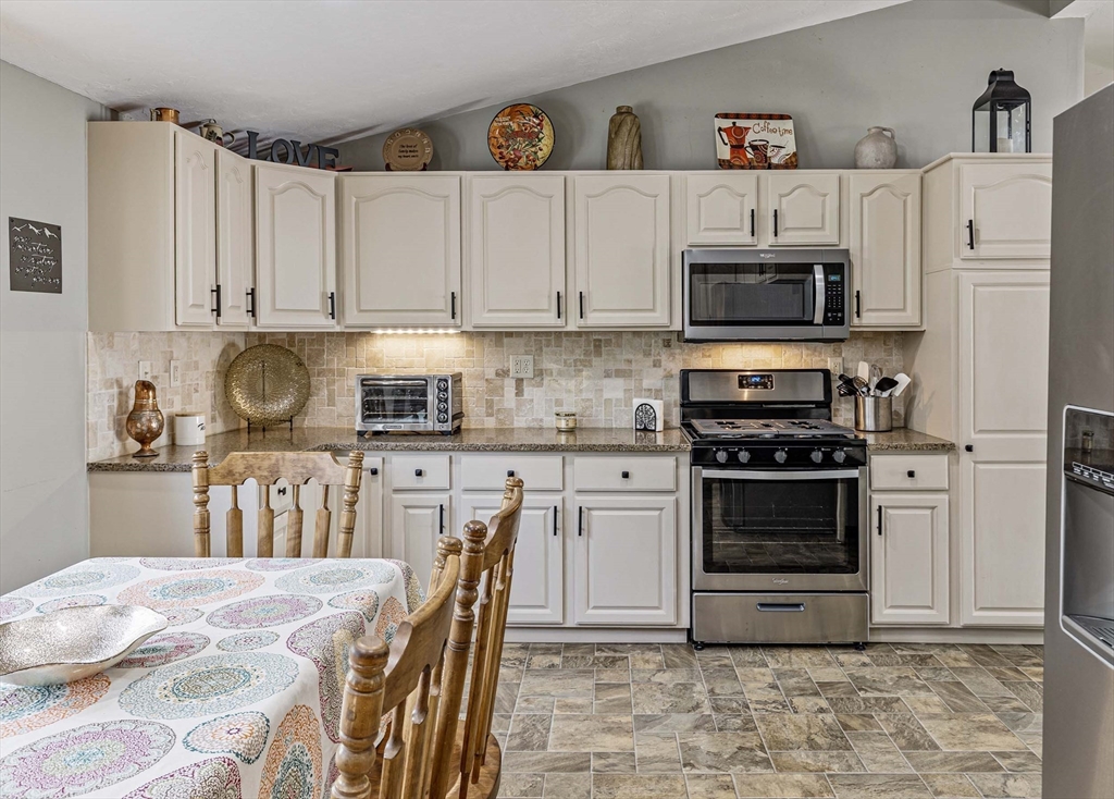 13 Summer Street Hopkinton, MA 01748 - Photo 9 of 33