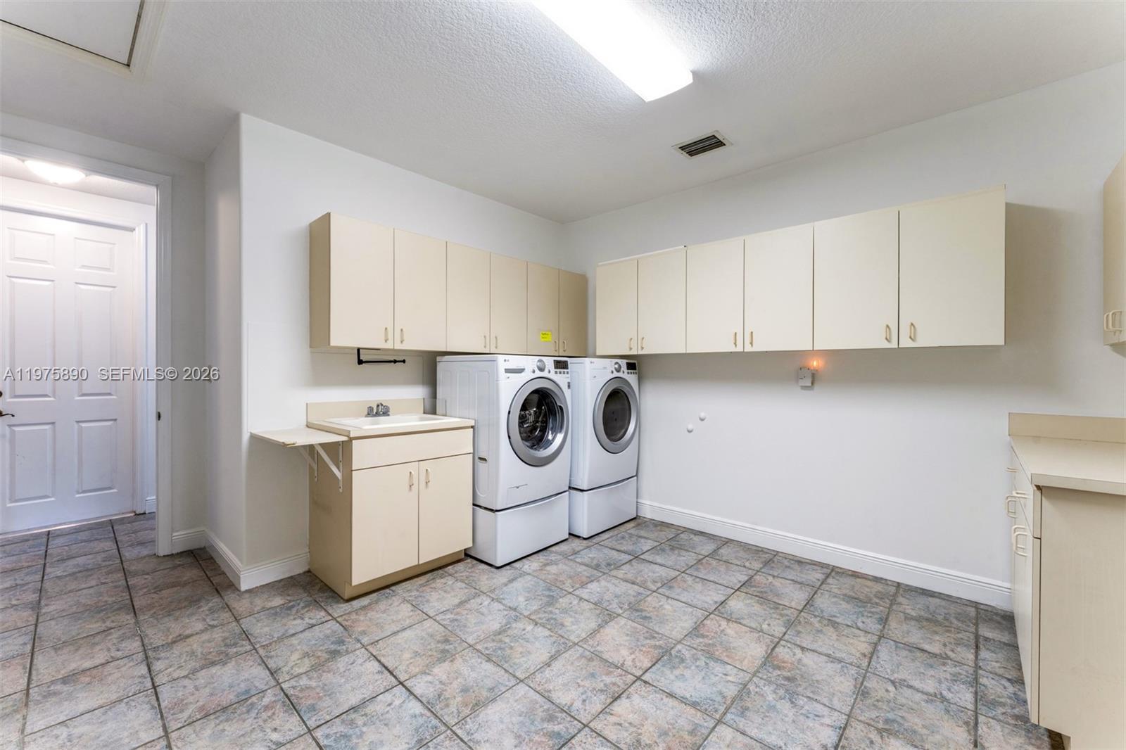 7280 Southwest 100th Street Pinecrest, FL 33156 - Photo 16 of 20