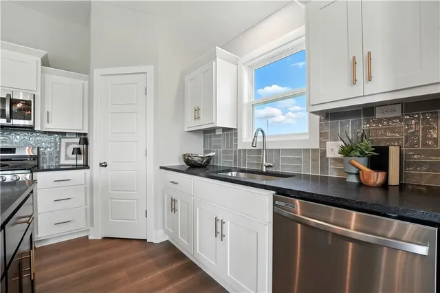 $469,900 | 1222 Northeast 122nd Street, Kansas City, MO 64165