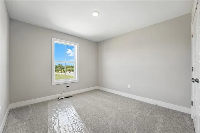 $469,900 | 1222 Northeast 122nd Street, Kansas City, MO 64165