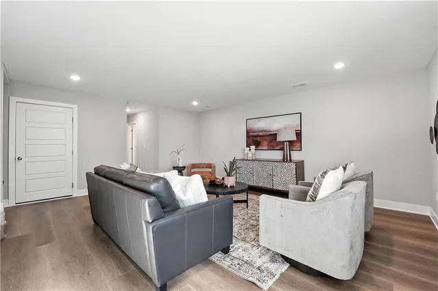 $469,900 | 1222 Northeast 122nd Street, Kansas City, MO 64165