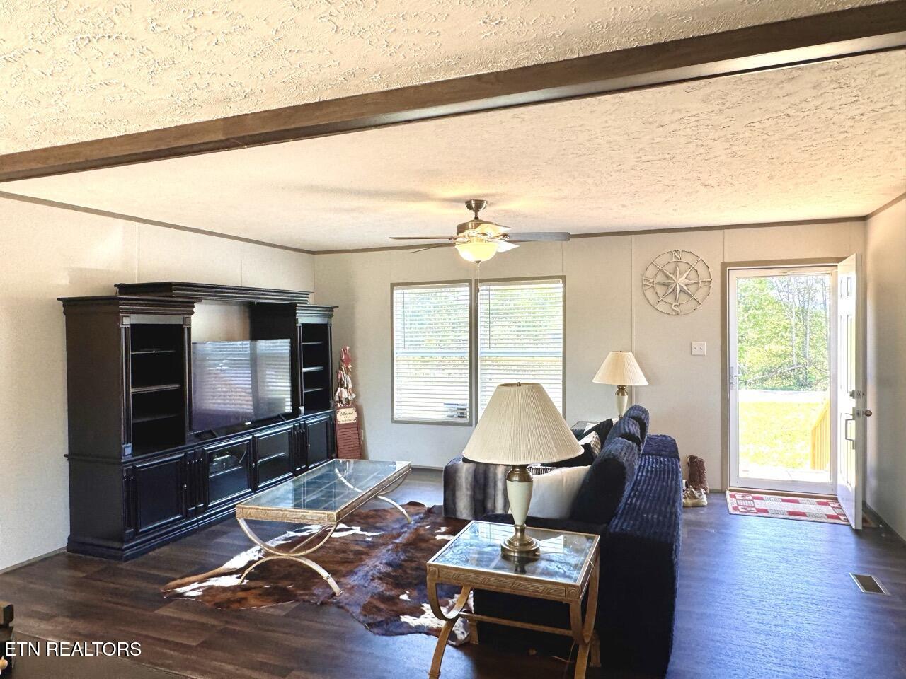 620 Pates Hill Road Mosheim, TN 37818 - Photo 5 of 51 Living room