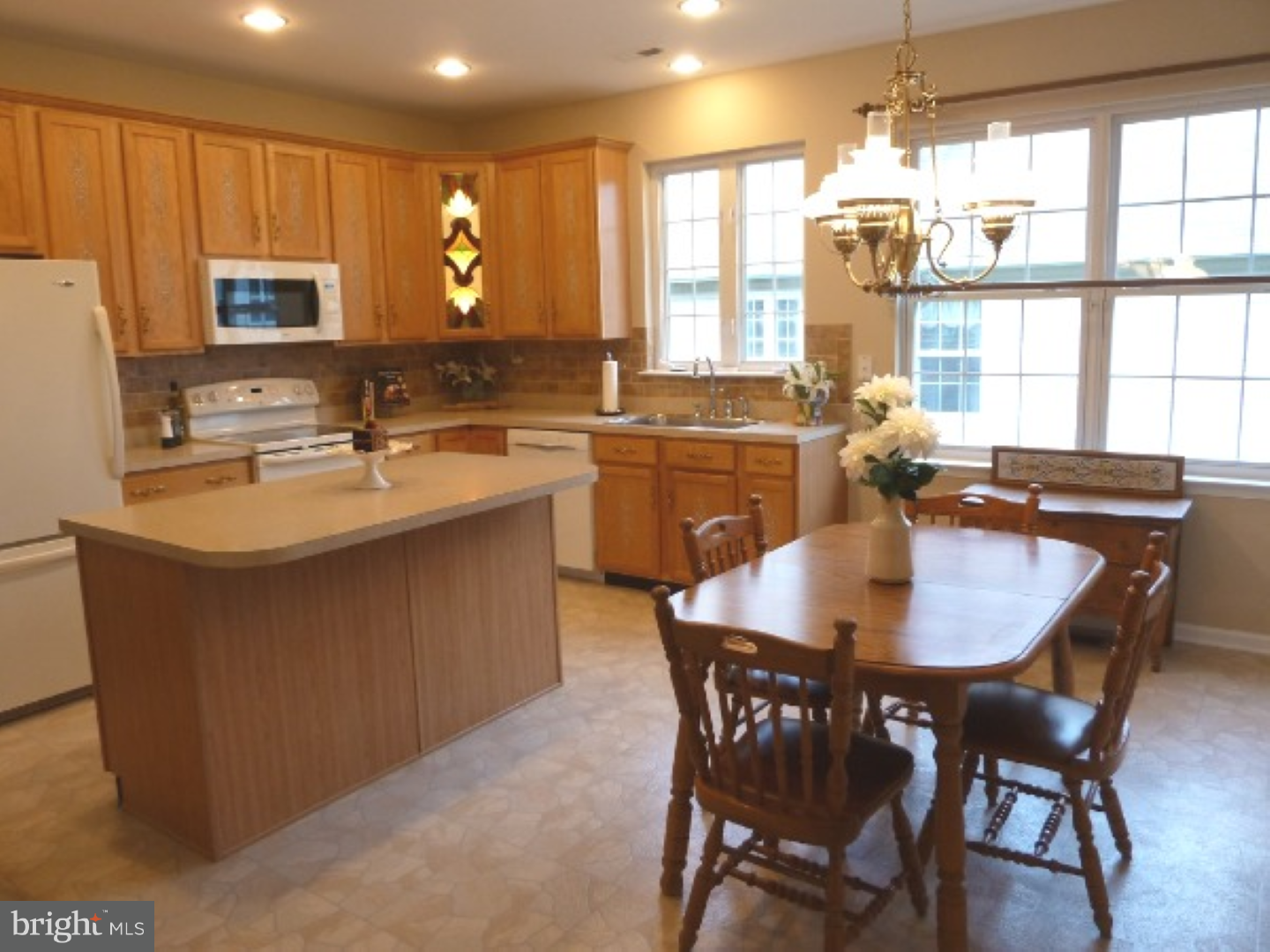 58 Bluebonnet Road Langhorne, PA 19047 - Photo 8 of 25 Kitchen