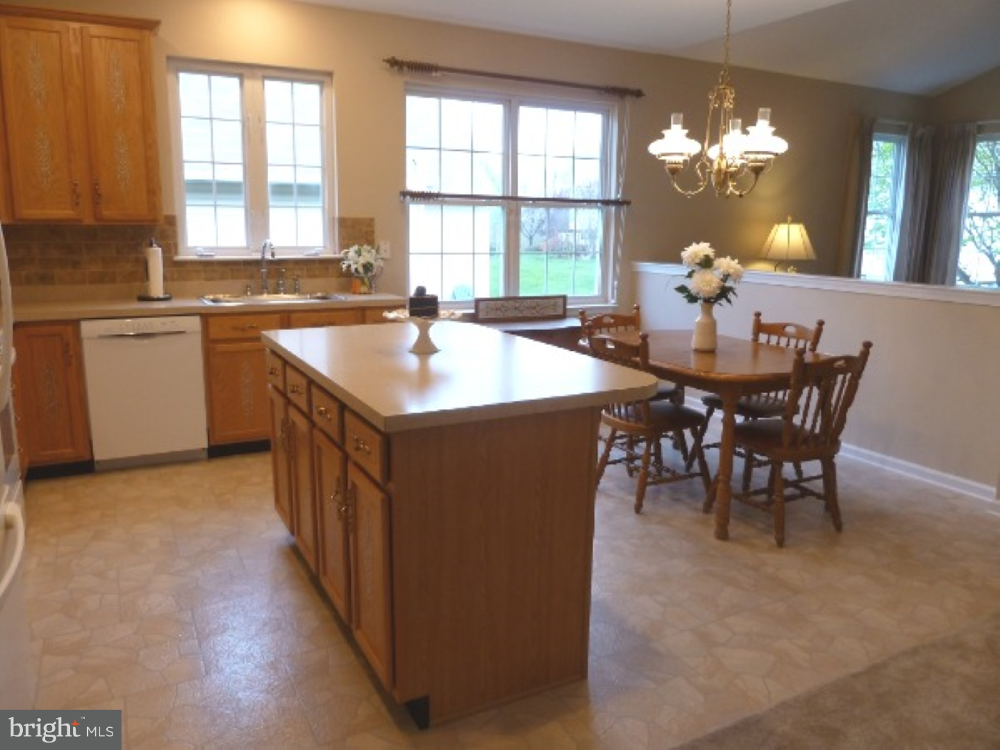 58 Bluebonnet Road Langhorne, PA 19047 - Photo 9 of 25 Kitchen
