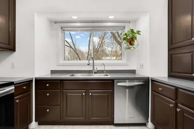 $424,900 | 715 Liberty Heights Drive, Chaska, MN 55318