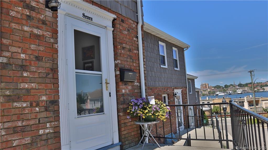 Welcome to 324 Thames St Unit #7!