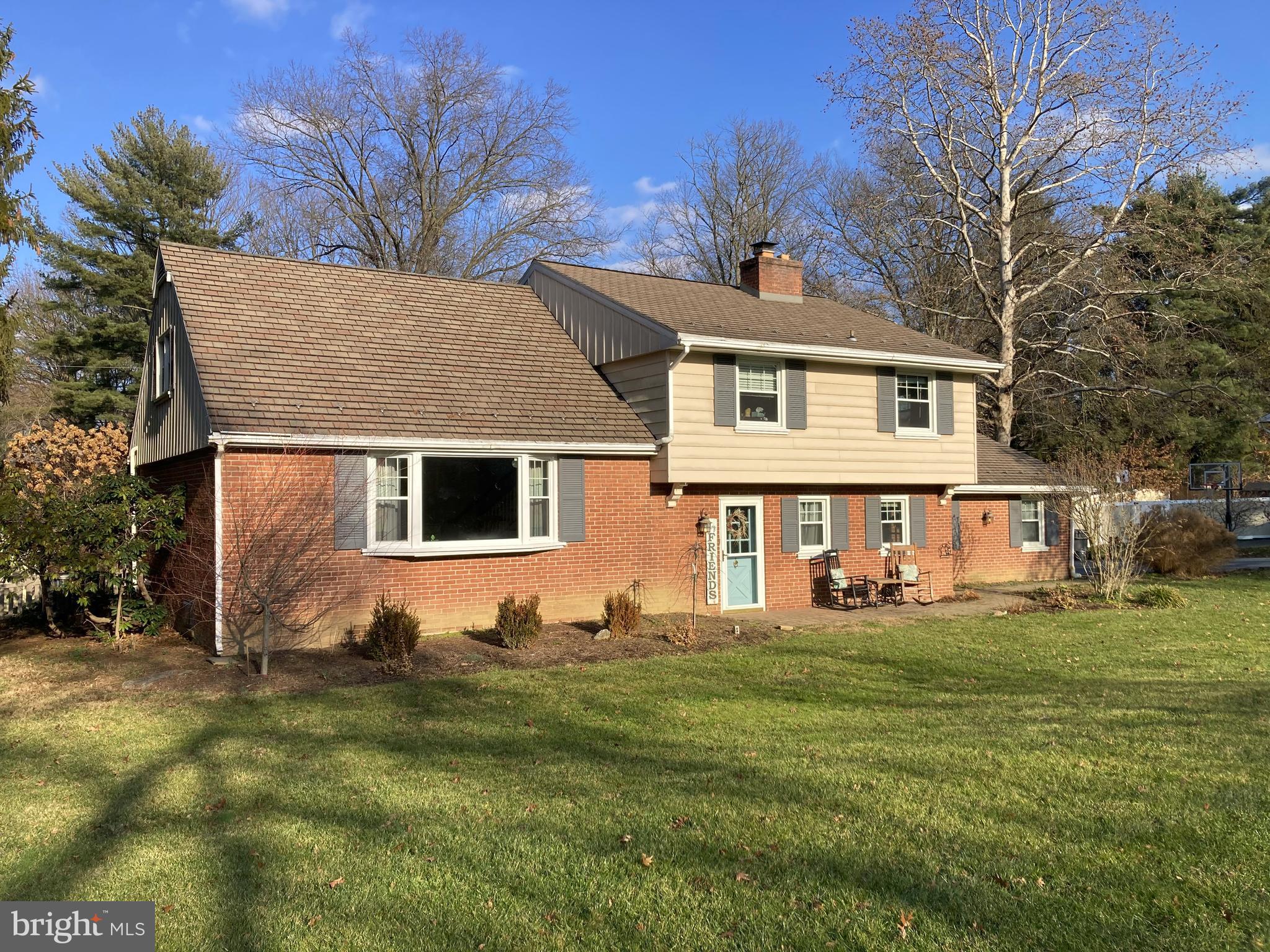 1129 Colonial Road Lancaster, PA 17603 - Photo 2 of 38 Gallery Image 2