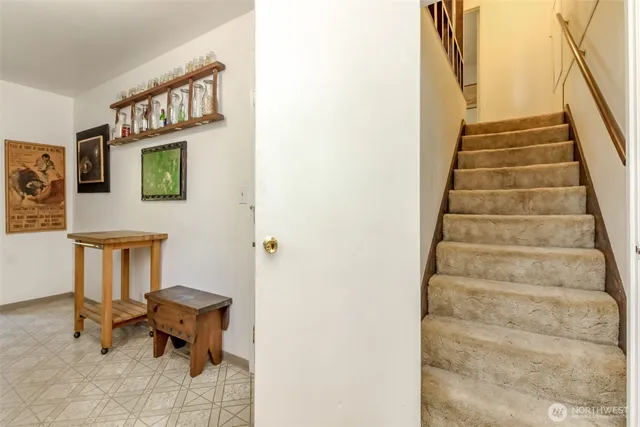 a view of entryway and hall