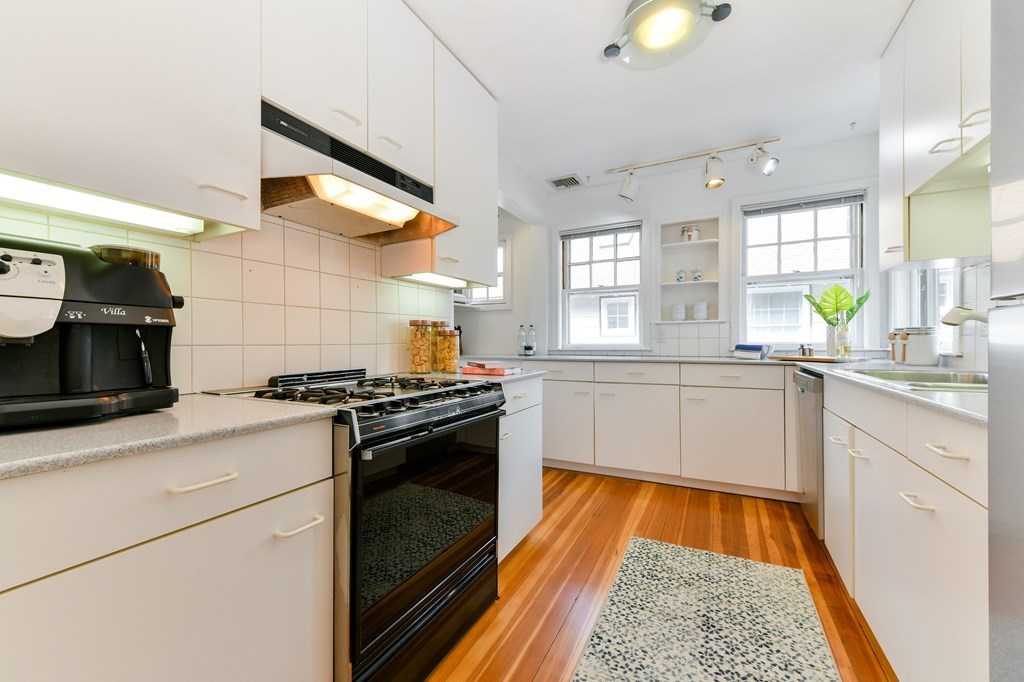 45 Grozier Road, Unit 2 Cambridge, MA 02138 - Photo 8 of 26 Gallery Image 8