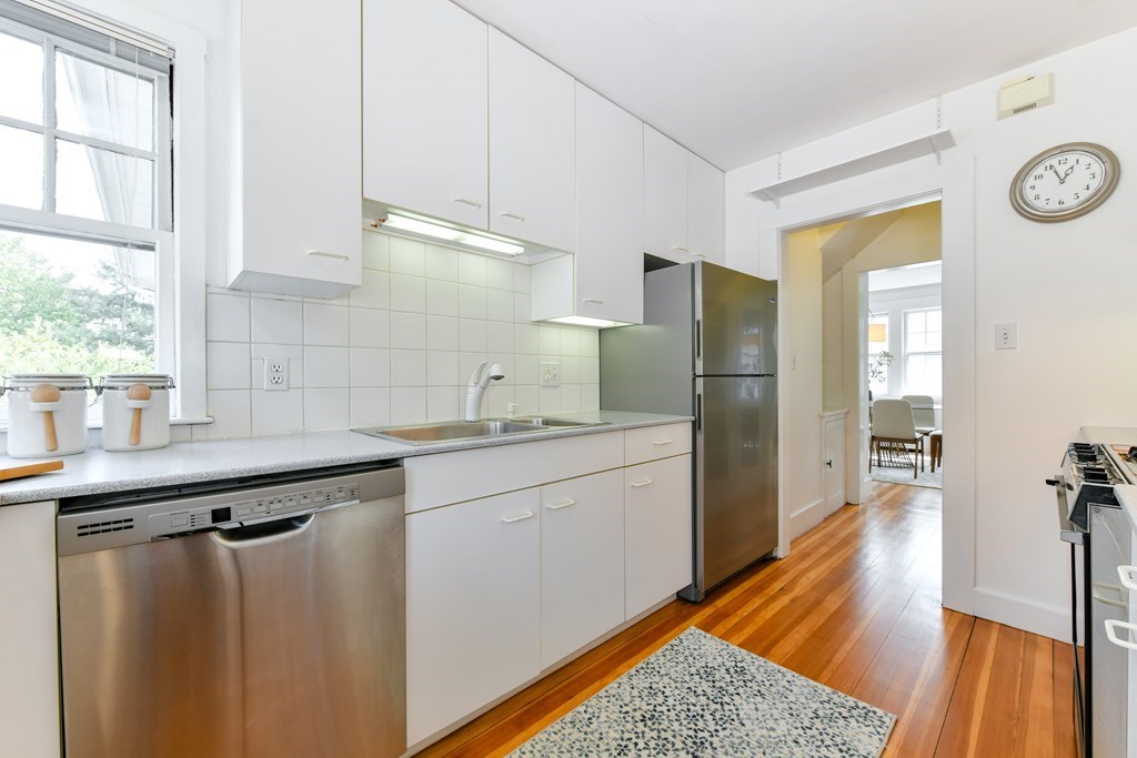 45 Grozier Road, Unit 2 Cambridge, MA 02138 - Photo 9 of 26 Gallery Image 9
