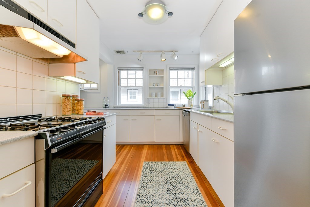 45 Grozier Road, Unit 2 Cambridge, MA 02138 - Photo 10 of 26 Gallery Image 10