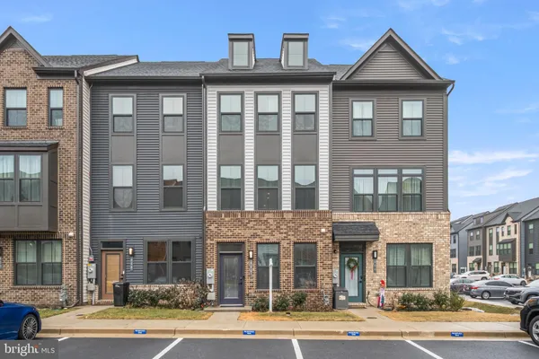 $2,900 | 646 Lakemont Drive, Glen Burnie, MD 21060
